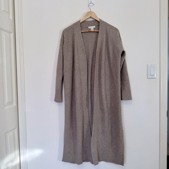 H&M Sweaters - H&M Beige Soft Knit Summer Cabincore Cottagecore Comfortable Cardigan 🔥